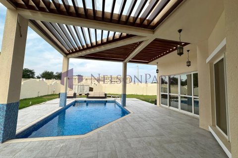 4 bedrooms Villa in Doha, Qatar No. 58316 10