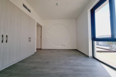 Villa de 4 dormitorios en  Yas Island, UAE No. 27311 9