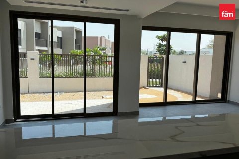 Villa de 4 dormitorios en Dubai, UAE No. 105710 18