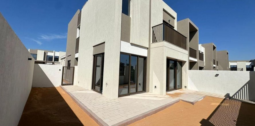 Villa de 4 dormitorios en Dubai, UAE No. 105710