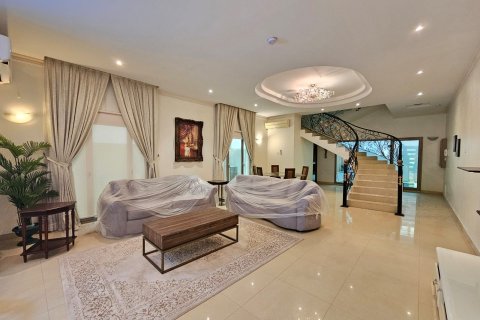 Villa de 3 dormitorios en Al Hidd, Bahrain No. 99421 2