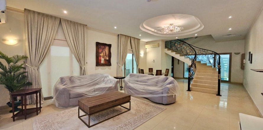 Villa de 3 dormitorios en Al Hidd, Bahrain No. 99421