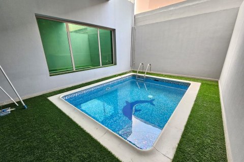 Villa de 3 dormitorios en Al Hidd, Bahrain No. 99421 3