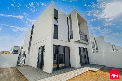 Villa de 4 dormitorios en Dubai, UAE No. 39415 1