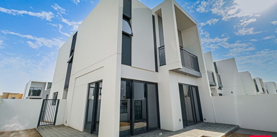 Villa de 4 dormitorios en Dubai, UAE No. 39415
