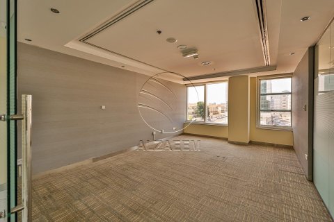 661مربع، عقار تجاري في Al Nahyan Camp, الإمارات العربية المتحدة رقم 90147 3