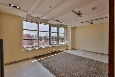 661مربع، عقار تجاري في Al Nahyan Camp, الإمارات العربية المتحدة رقم 90147 20