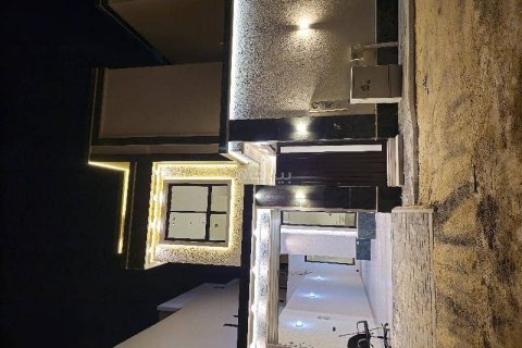 Villa de 7 dormitorios en Riyadh, Saudi Arabia No. 61639 1
