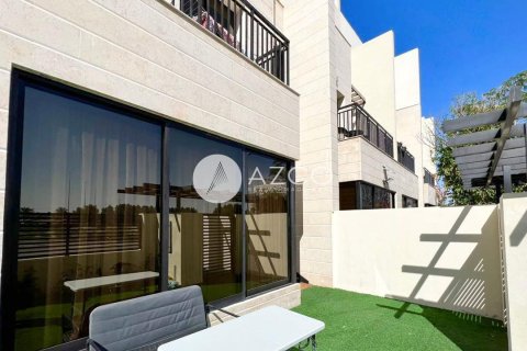 Townhouse de 3 dormitorios en District 12, UAE No. 73088 2