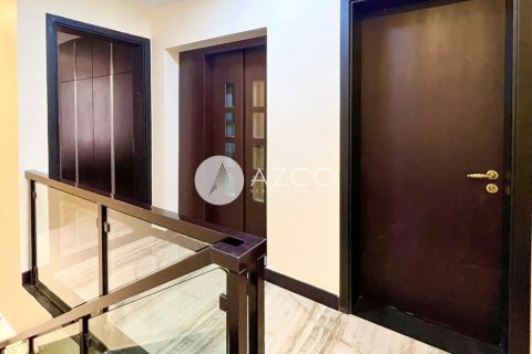 Townhouse de 3 dormitorios en District 12, UAE No. 73088 5