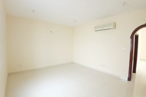 Villa de 7 dormitorios en Shakhbout City, UAE No. 32696 10