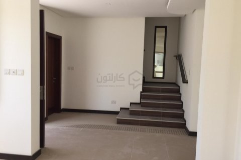Villa de 5 dormitorios en Diyar Al Muharraq, Bahrain No. 107104 5