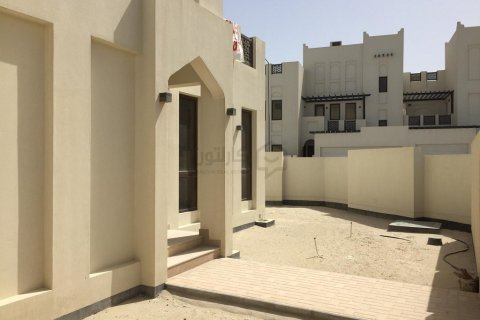 Villa de 5 dormitorios en Diyar Al Muharraq, Bahrain No. 107104 6