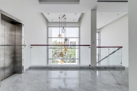 5 bedrooms Villa in Dubai, UAE No. 62484 9