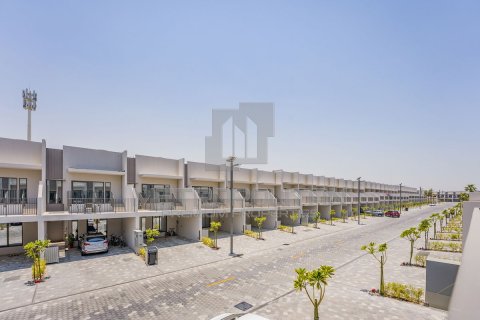 3 bedrooms Townhouse in District 7, UAE No. 77589 2