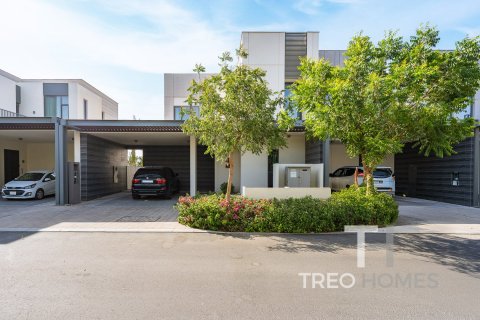 4 bedrooms Townhouse in Sun, UAE No. 81788 2
