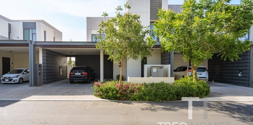 4 bedrooms Townhouse in Sun, UAE No. 81788