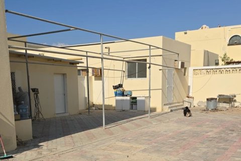 Commercial property de 7 dormitorios en Al Bahia, UAE No. 79896 4