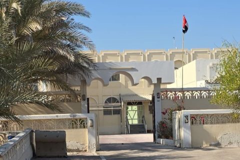 Commercial property de 7 dormitorios en Al Bahia, UAE No. 79896 2