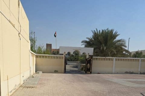 Commercial property de 7 dormitorios en Al Bahia, UAE No. 79896 5