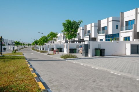 Commercial property de 4 dormitorios en Sharm, UAE No. 79878 14