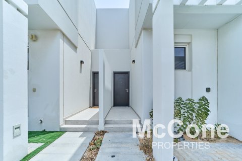 Townhouse de 3 dormitorios en Arabella Townhouses, UAE No. 74754 22
