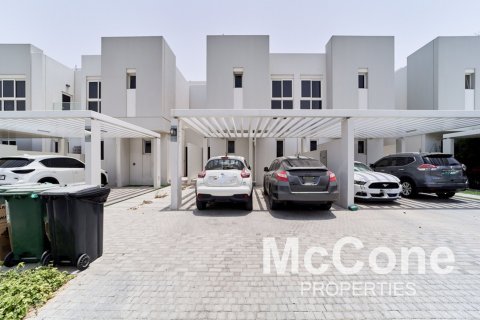 Townhouse de 3 dormitorios en Arabella Townhouses, UAE No. 74754 23
