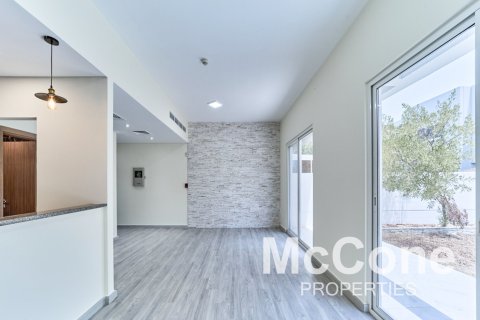 Townhouse de 3 dormitorios en Arabella Townhouses, UAE No. 74754 1