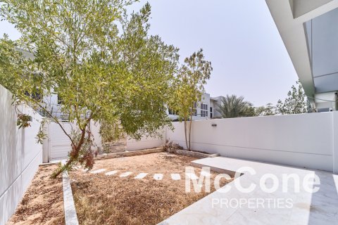 Townhouse de 3 dormitorios en Arabella Townhouses, UAE No. 74754 20