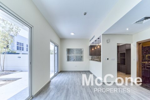 Townhouse de 3 dormitorios en Arabella Townhouses, UAE No. 74754 2