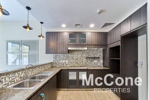 Townhouse de 3 dormitorios en Arabella Townhouses, UAE No. 74754 4