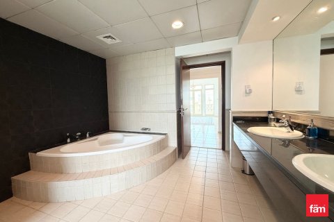 Villa de 4 chambres à Jumeirah Islands, UAE No. 100532 15