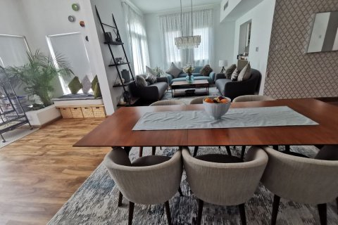 Commercial property de 3 dormitorios en Al Ghadeer, UAE No. 79617 7