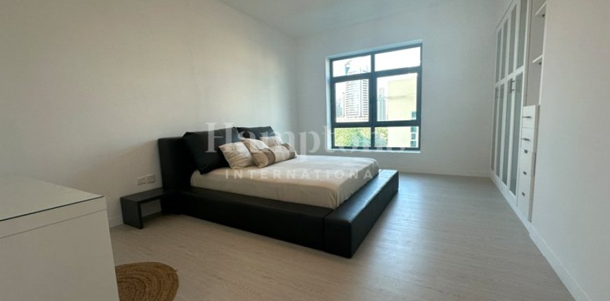 Apartment de 1 dormitorio en The Views 1, UAE No. 73362