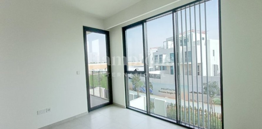 Townhouse de 3 dormitorios en The Valley, UAE No. 73360