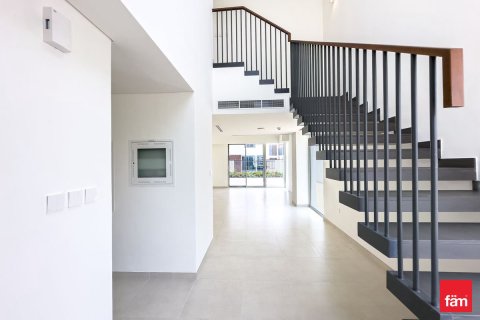 Villa de 4 dormitorios en Dubai, UAE No. 103411 2