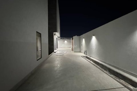 Villa de 6 dormitorios en Khobar, Saudi Arabia No. 60688 4
