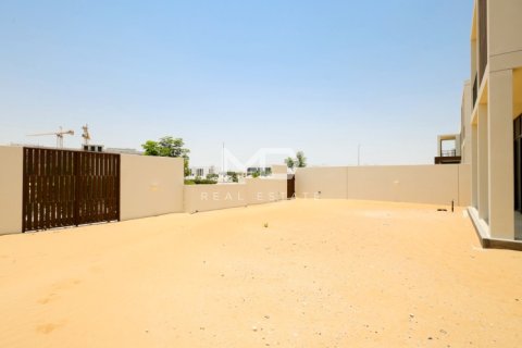 4 bedrooms Villa in Abu Dhabi, UAE No. 43870 52
