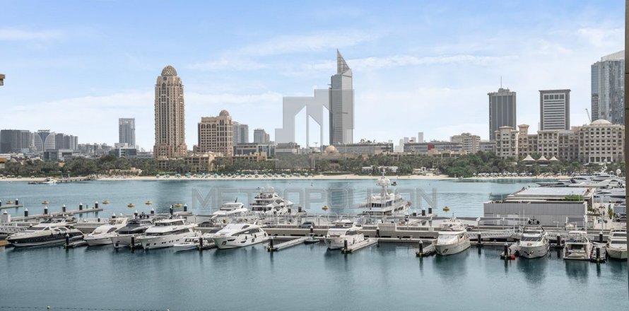 Квартира с 2 спальнями в EMAAR Beachfront, ОАЭ №78305