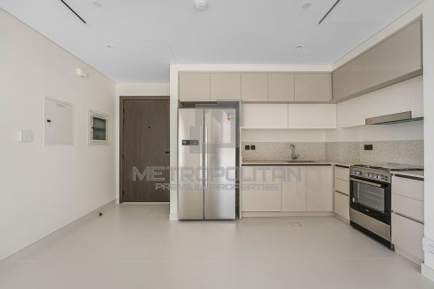 Квартира с 2 спальнями в EMAAR Beachfront, ОАЭ №78305 3