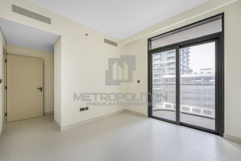 Квартира с 2 спальнями в EMAAR Beachfront, ОАЭ №78305 10