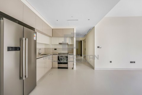 Квартира с 2 спальнями в EMAAR Beachfront, ОАЭ №78305 4
