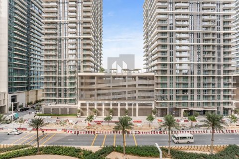 Квартира с 2 спальнями в EMAAR Beachfront, ОАЭ №78305 8