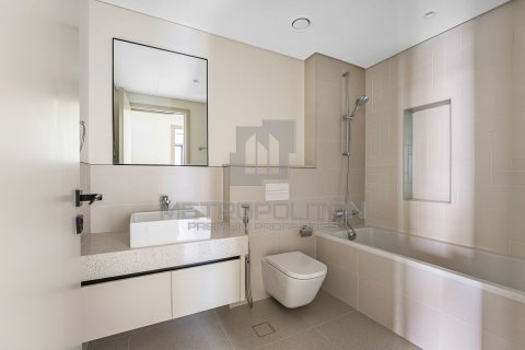 Квартира с 2 спальнями в EMAAR Beachfront, ОАЭ №78305 16