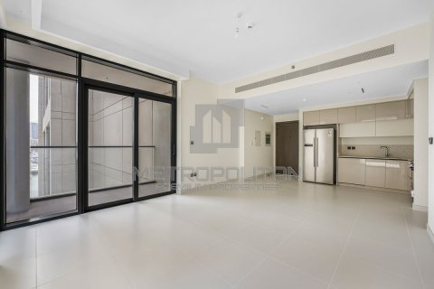 Квартира с 2 спальнями в EMAAR Beachfront, ОАЭ №78305 18
