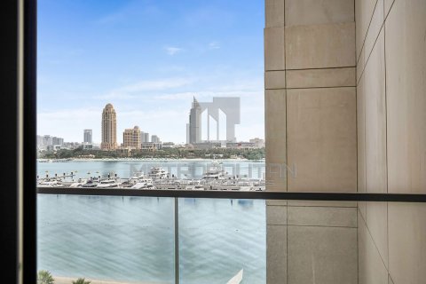 Квартира с 2 спальнями в EMAAR Beachfront, ОАЭ №78305 17