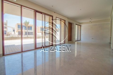 Villa de 4 dormitorios en  Saadiyat Island, UAE No. 27260 3