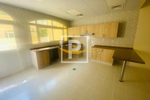5 bedrooms Villa in Umm Suqeim, UAE No. 4844 9