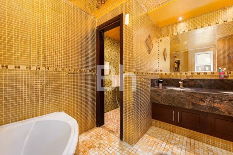 Villa de 5 dormitorios en Dubai Sports City, UAE No. 65249 2