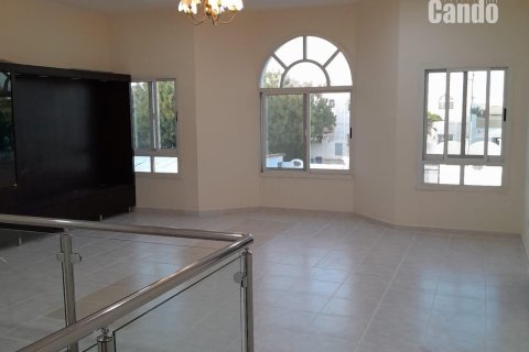 5 bedrooms Villa in Al Barsha 2, UAE No. 48170 9